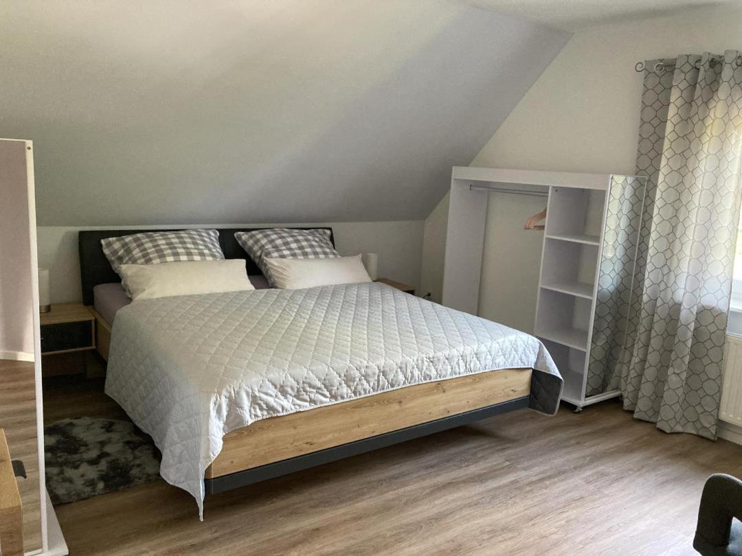 Neu Ferienwohnung Hofmann Хузум Экстерьер фото